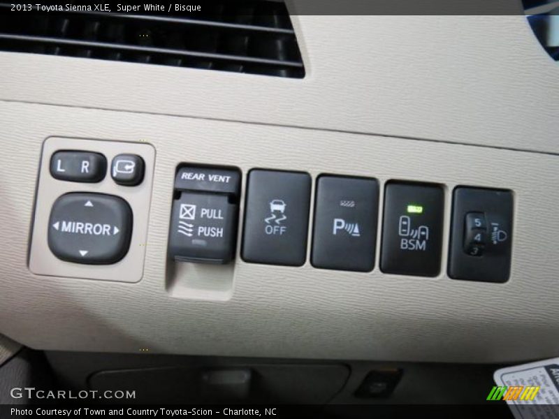 Super White / Bisque 2013 Toyota Sienna XLE