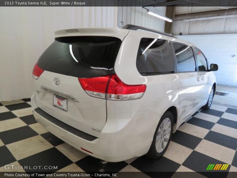 Super White / Bisque 2013 Toyota Sienna XLE