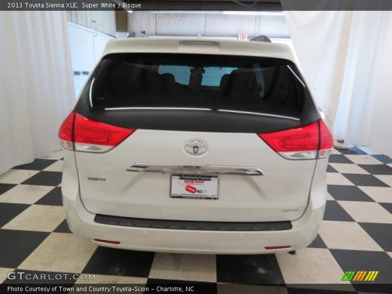 Super White / Bisque 2013 Toyota Sienna XLE