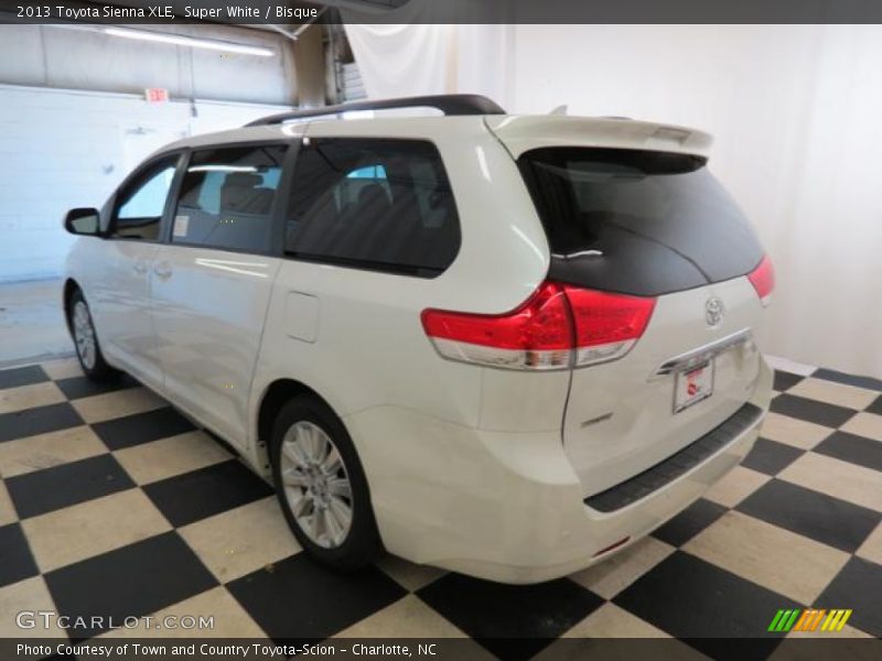 Super White / Bisque 2013 Toyota Sienna XLE
