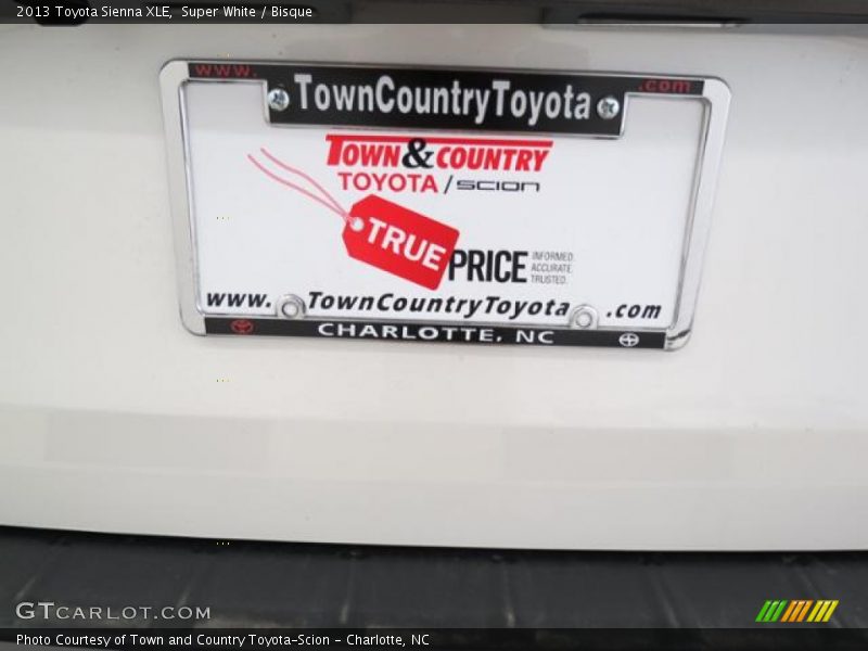 Super White / Bisque 2013 Toyota Sienna XLE