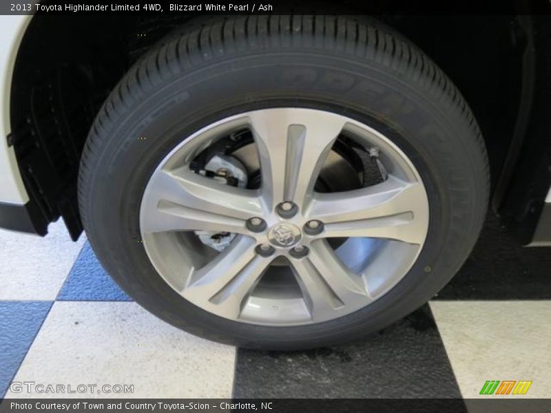 Blizzard White Pearl / Ash 2013 Toyota Highlander Limited 4WD