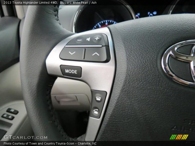 Blizzard White Pearl / Ash 2013 Toyota Highlander Limited 4WD