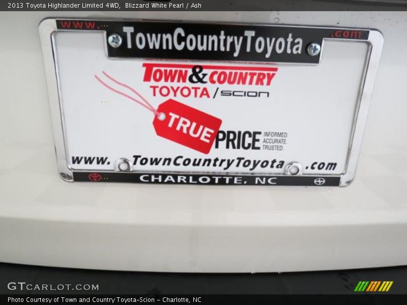 Blizzard White Pearl / Ash 2013 Toyota Highlander Limited 4WD