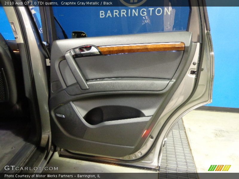 Graphite Gray Metallic / Black 2010 Audi Q7 3.0 TDI quattro