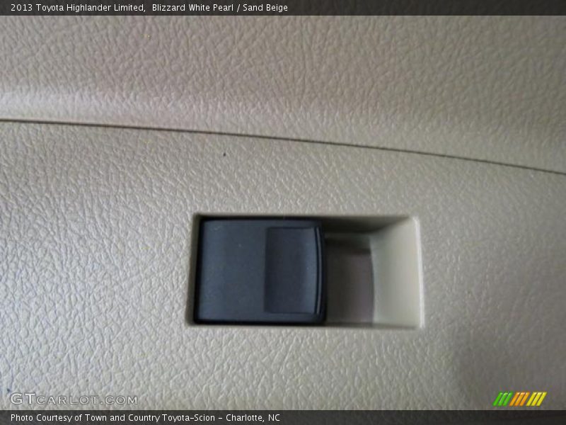 Blizzard White Pearl / Sand Beige 2013 Toyota Highlander Limited
