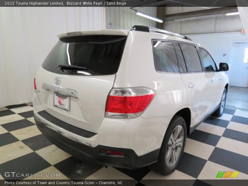 Blizzard White Pearl / Sand Beige 2013 Toyota Highlander Limited