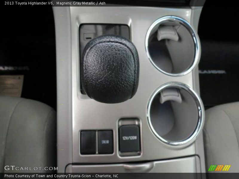 Magnetic Gray Metallic / Ash 2013 Toyota Highlander V6