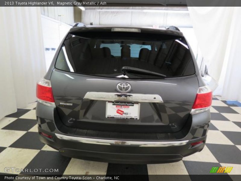 Magnetic Gray Metallic / Ash 2013 Toyota Highlander V6