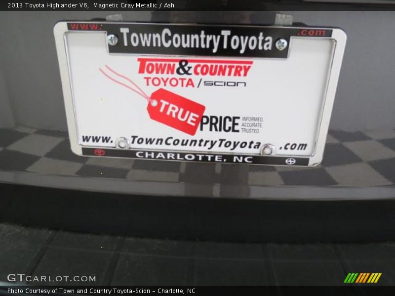 Magnetic Gray Metallic / Ash 2013 Toyota Highlander V6