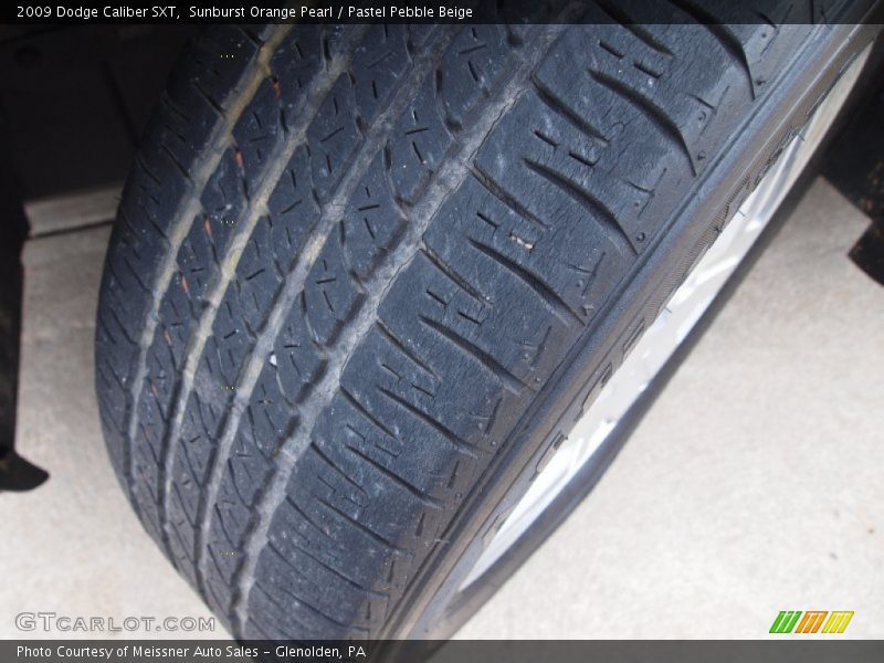 Sunburst Orange Pearl / Pastel Pebble Beige 2009 Dodge Caliber SXT