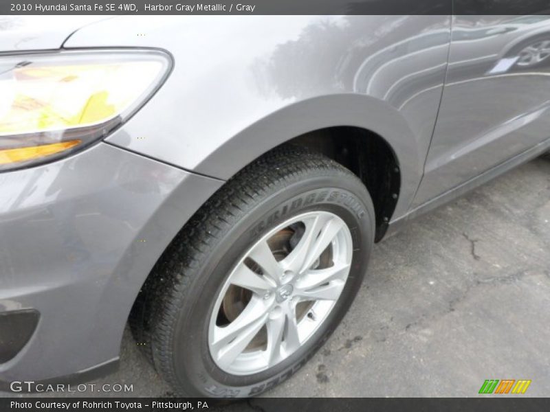 Harbor Gray Metallic / Gray 2010 Hyundai Santa Fe SE 4WD