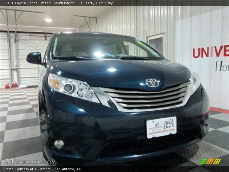 South Pacific Blue Pearl / Light Gray 2011 Toyota Sienna Limited