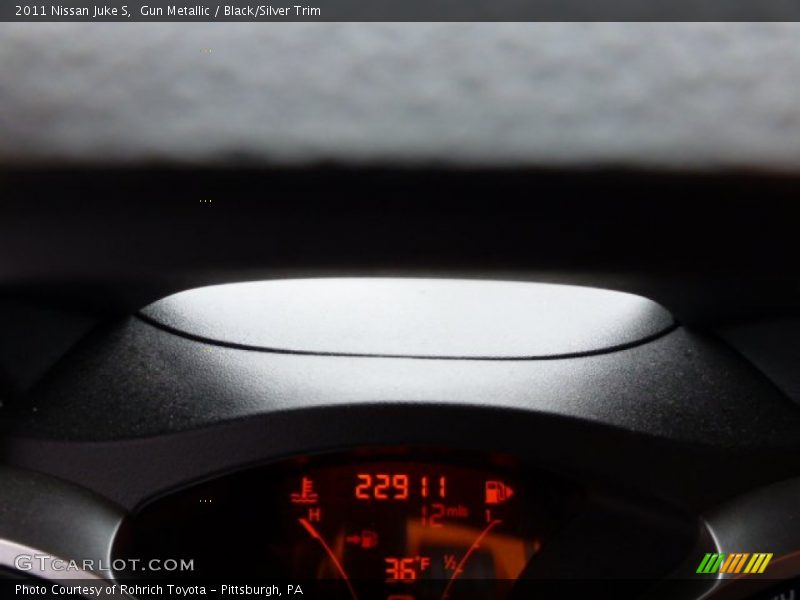 Gun Metallic / Black/Silver Trim 2011 Nissan Juke S
