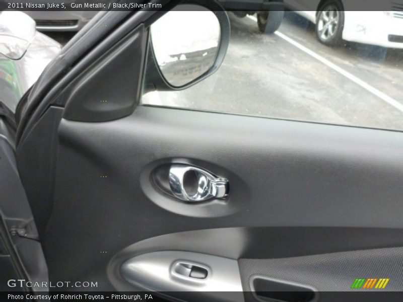 Gun Metallic / Black/Silver Trim 2011 Nissan Juke S