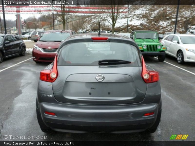 Gun Metallic / Black/Silver Trim 2011 Nissan Juke S