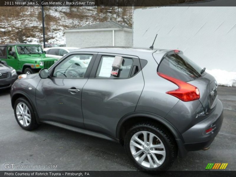 Gun Metallic / Black/Silver Trim 2011 Nissan Juke S