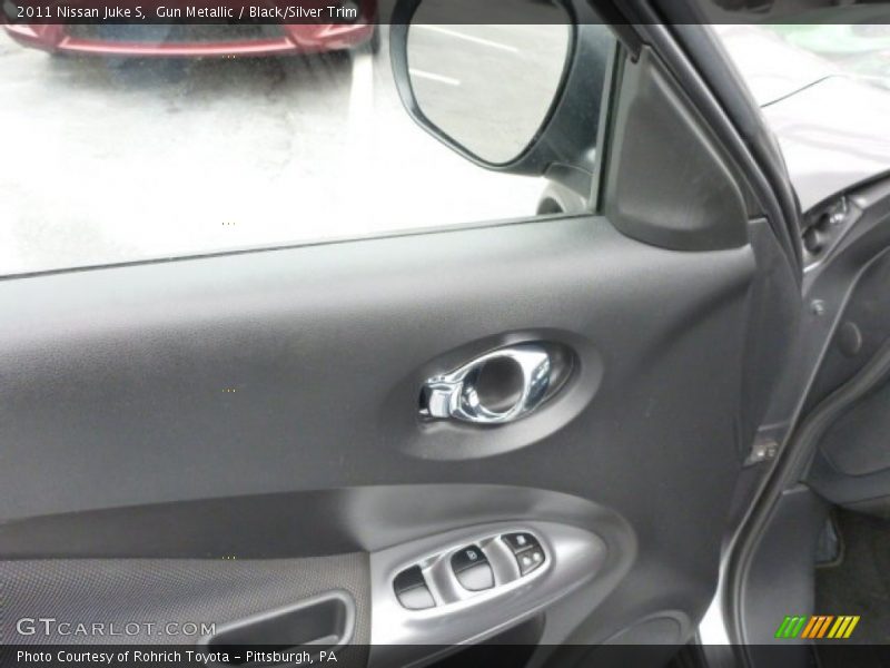 Gun Metallic / Black/Silver Trim 2011 Nissan Juke S