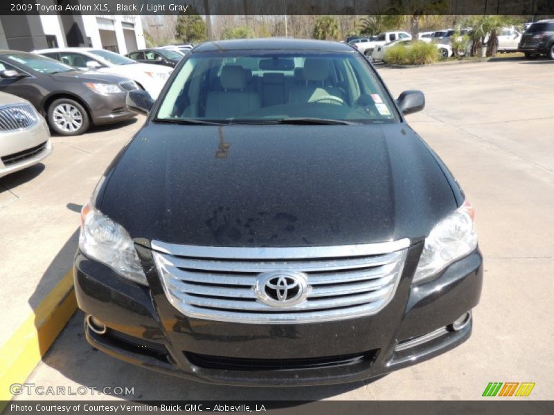 Black / Light Gray 2009 Toyota Avalon XLS