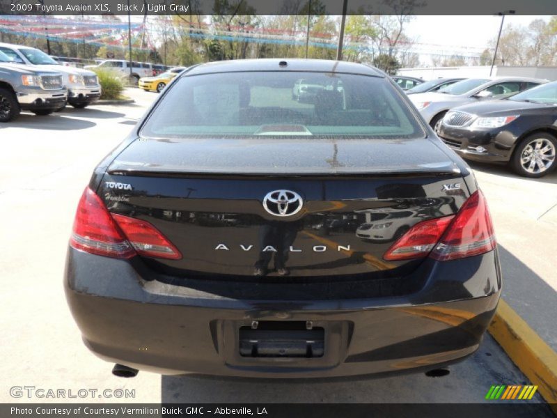 Black / Light Gray 2009 Toyota Avalon XLS