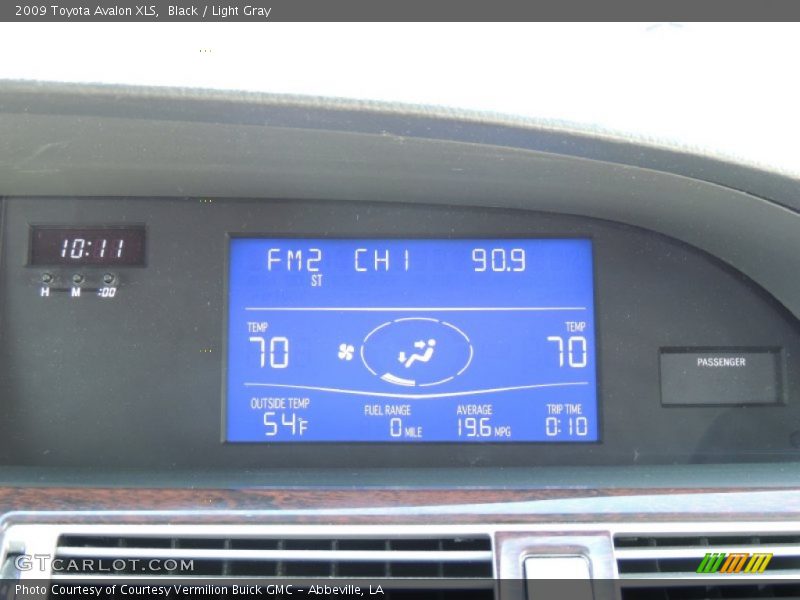 Black / Light Gray 2009 Toyota Avalon XLS