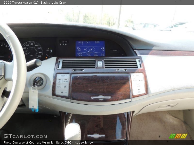Black / Light Gray 2009 Toyota Avalon XLS