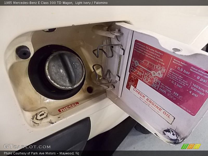 Light Ivory / Palomino 1985 Mercedes-Benz E Class 300 TD Wagon