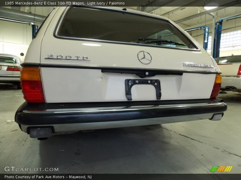 Light Ivory / Palomino 1985 Mercedes-Benz E Class 300 TD Wagon