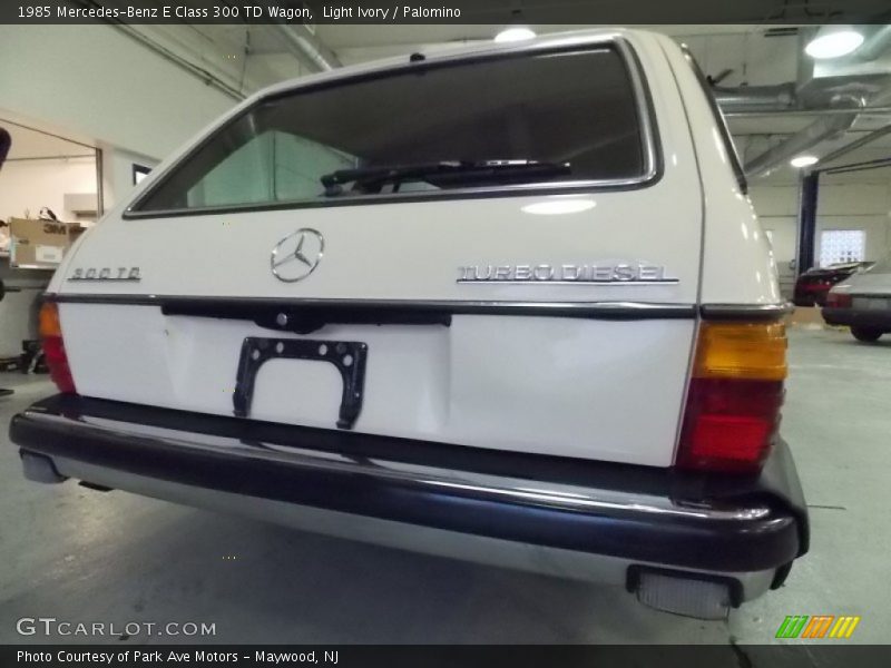 Light Ivory / Palomino 1985 Mercedes-Benz E Class 300 TD Wagon