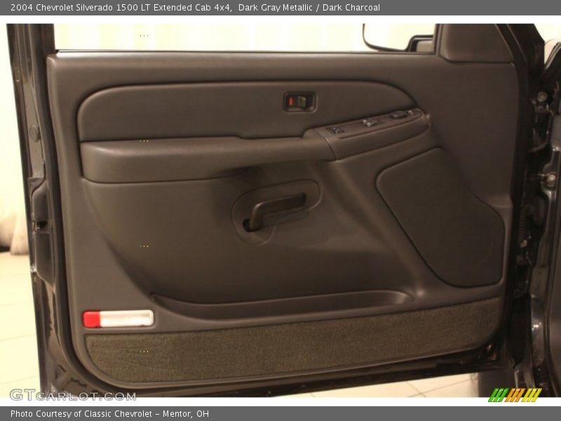 Dark Gray Metallic / Dark Charcoal 2004 Chevrolet Silverado 1500 LT Extended Cab 4x4