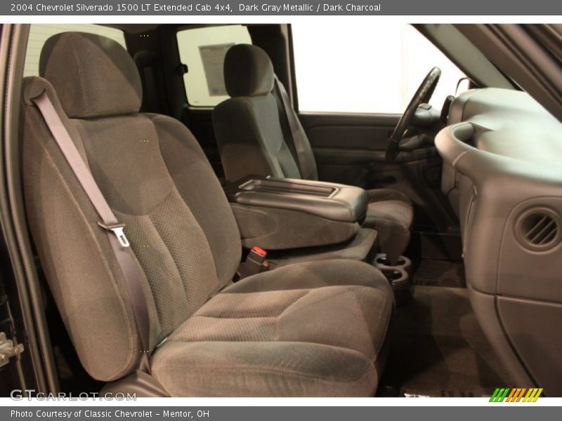 Dark Gray Metallic / Dark Charcoal 2004 Chevrolet Silverado 1500 LT Extended Cab 4x4