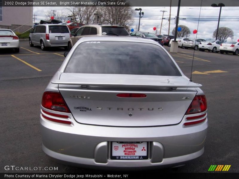 Bright Silver Metallic / Dark Slate Gray 2002 Dodge Stratus SE Sedan