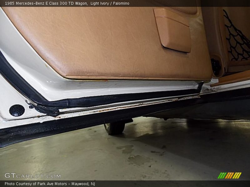 Light Ivory / Palomino 1985 Mercedes-Benz E Class 300 TD Wagon