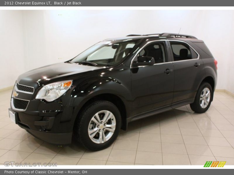 Front 3/4 View of 2012 Equinox LT