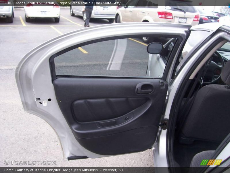 Bright Silver Metallic / Dark Slate Gray 2002 Dodge Stratus SE Sedan