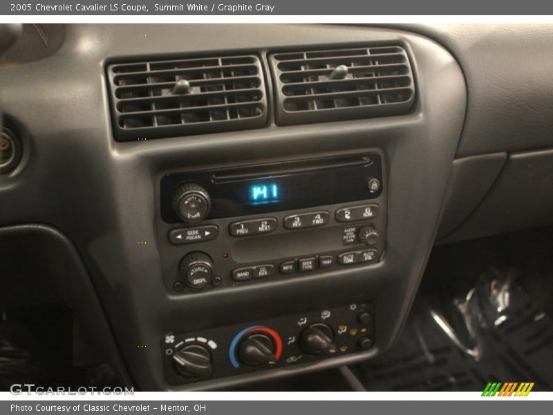 Summit White / Graphite Gray 2005 Chevrolet Cavalier LS Coupe