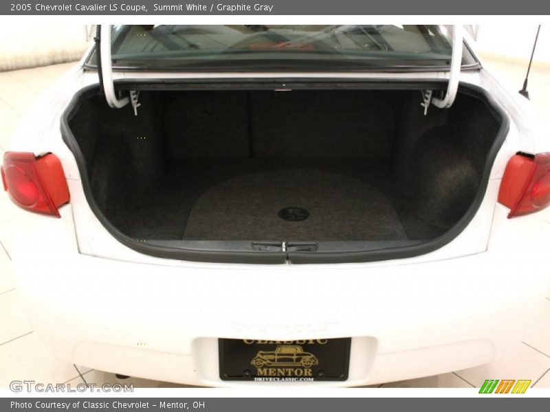 Summit White / Graphite Gray 2005 Chevrolet Cavalier LS Coupe