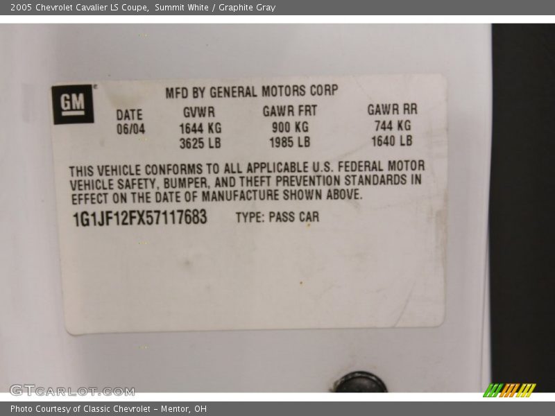 Summit White / Graphite Gray 2005 Chevrolet Cavalier LS Coupe