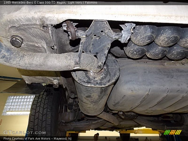 Undercarriage of 1985 E Class 300 TD Wagon