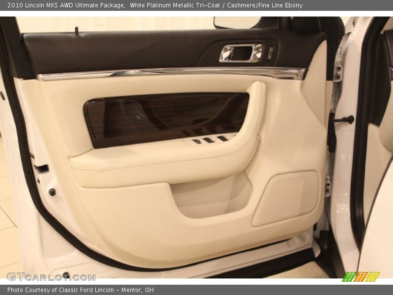 Door Panel of 2010 MKS AWD Ultimate Package