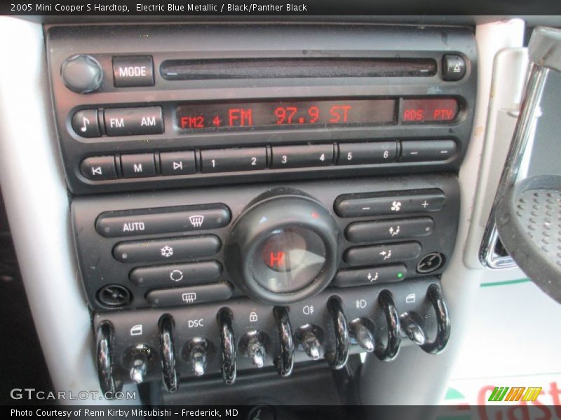 Controls of 2005 Cooper S Hardtop