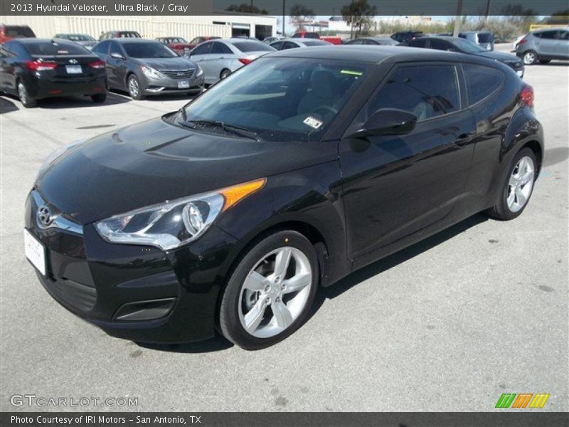 Front 3/4 View of 2013 Veloster 