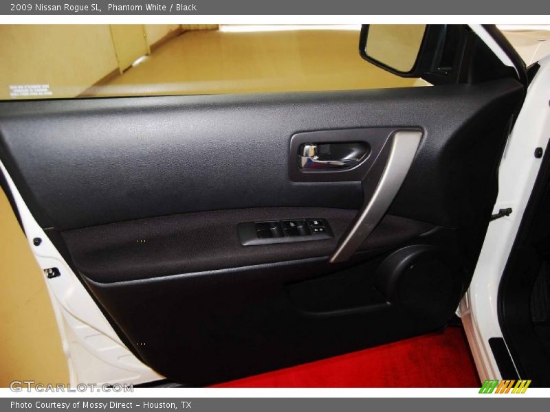Phantom White / Black 2009 Nissan Rogue SL