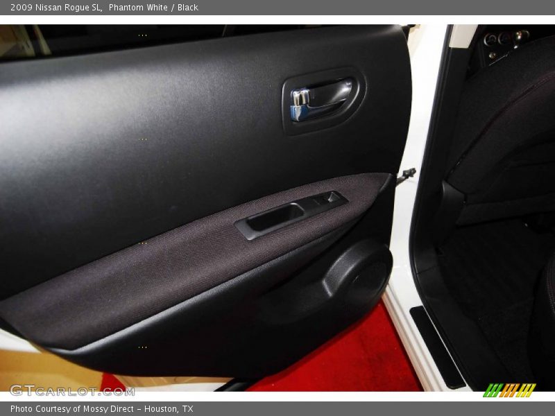 Phantom White / Black 2009 Nissan Rogue SL