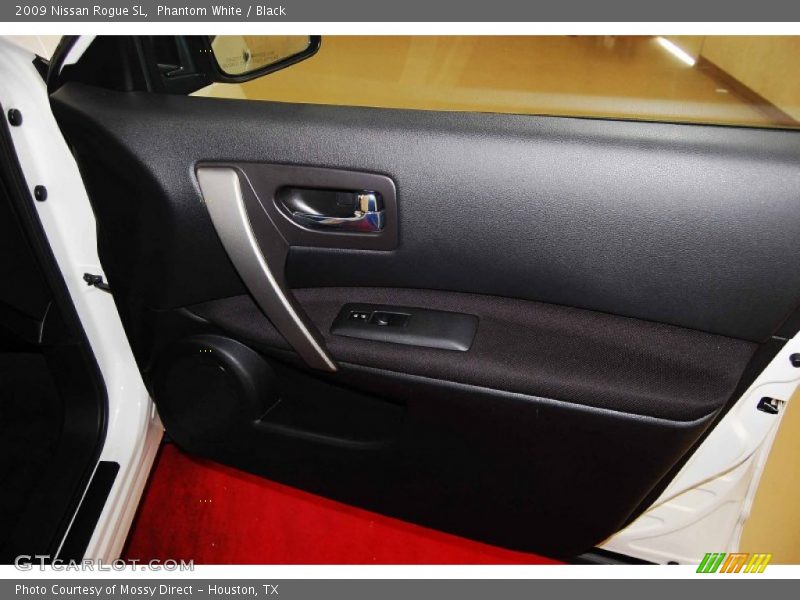 Phantom White / Black 2009 Nissan Rogue SL