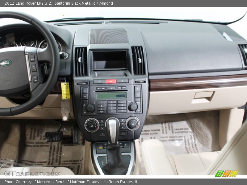 Santorini Black Metallic / Almond 2012 Land Rover LR2 3.2