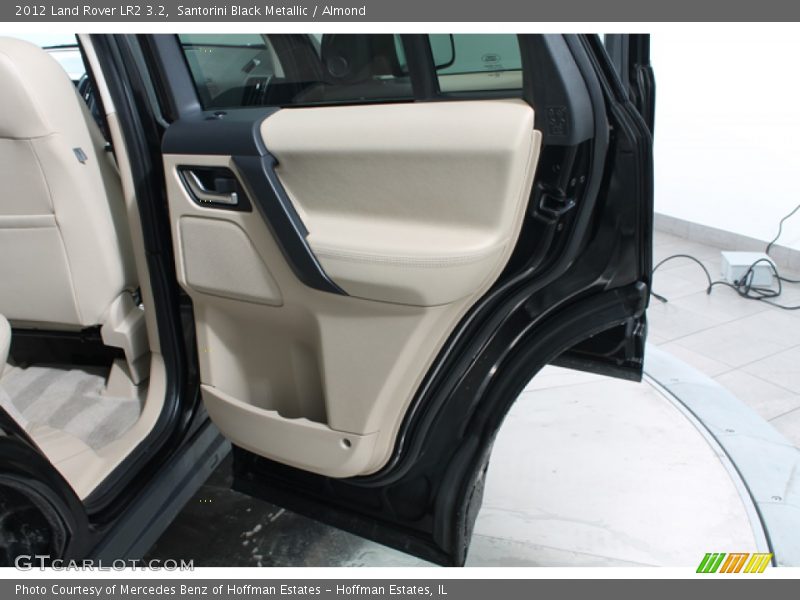 Santorini Black Metallic / Almond 2012 Land Rover LR2 3.2