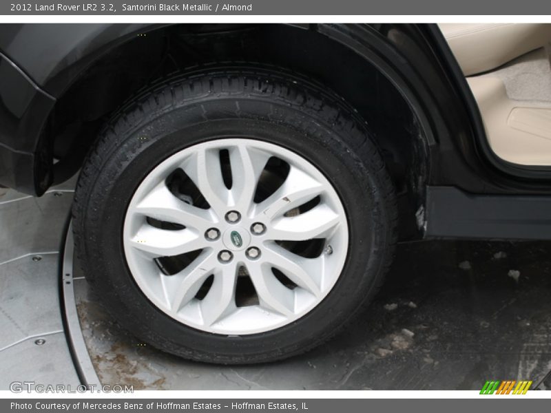 Santorini Black Metallic / Almond 2012 Land Rover LR2 3.2