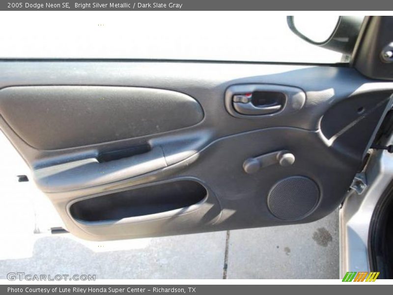 Bright Silver Metallic / Dark Slate Gray 2005 Dodge Neon SE