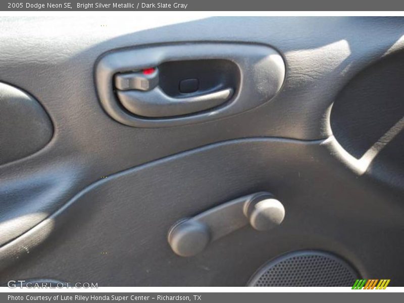 Bright Silver Metallic / Dark Slate Gray 2005 Dodge Neon SE